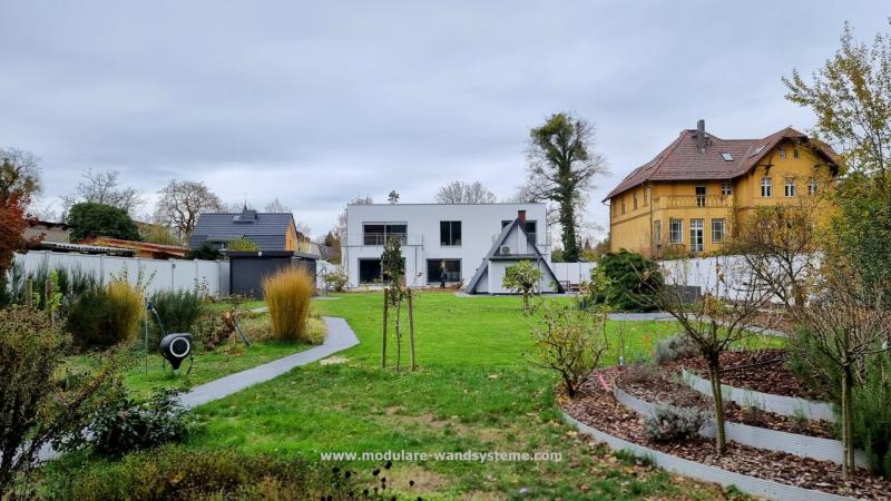 Modulare-Wandsysteme-Sichtschutz-Finnhtte-Biohort-Nebengebaude-Bauhaus-Villa