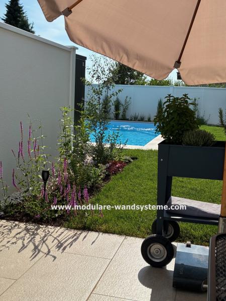 Sichtschutzwand-Pool-Terrasse