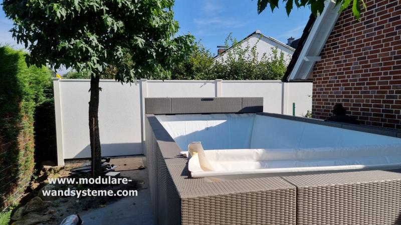 Sichtschutzwand-am-Aufstellpool-Modulare-Wandsysteme
