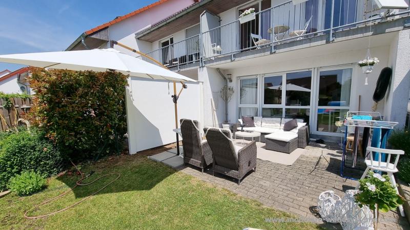 Modulare-Wandsysteme-Sichtschutz-zwischen-zwei-Terrassen