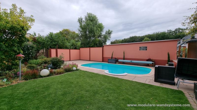 Modulare-Wandsysteme-farblich-angepasst-an-die-Garage