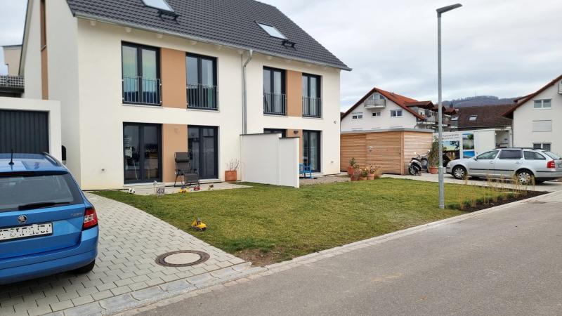 Platzsparender-Sichtschutz-Terrasse-Doppelhaushalfte