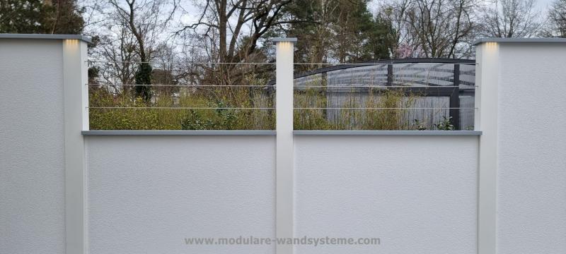 Modulare-Wandsysteme-unterschiedliche-Hohen-mit-Stahlseilen-als-Rankhilfe