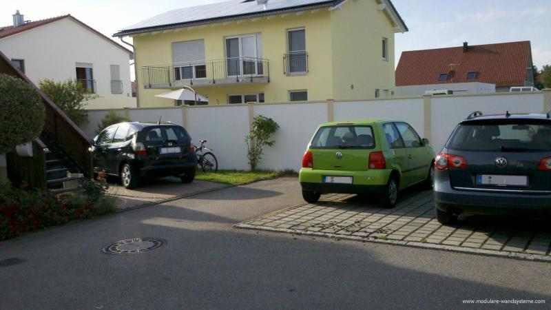 041ModulareWandsystemeSichtundLaermschutzzueinemParkplatz