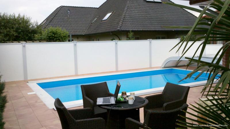 066SichtschutzamSchwimmingpoolvonModulareWandsysteme