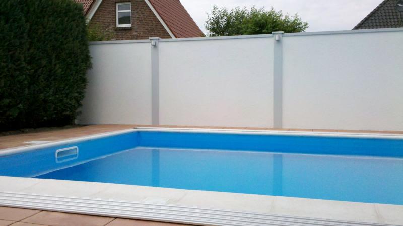 067SichtschutzamSchwimmingpoolvonModulareWandsysteme02