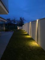 Sicht-Lärmschutzwand-Modulare-Wandsysteme-mit-Bleuchtung