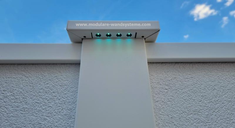 Modulare-Wandsysteme-Beleuchtung-Variante-I-Pfosten-RAL9010