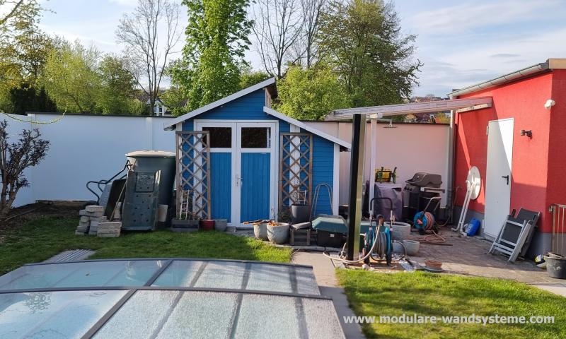 Gartenhütte mit Sichtschutz von Modulare Wandsysteme