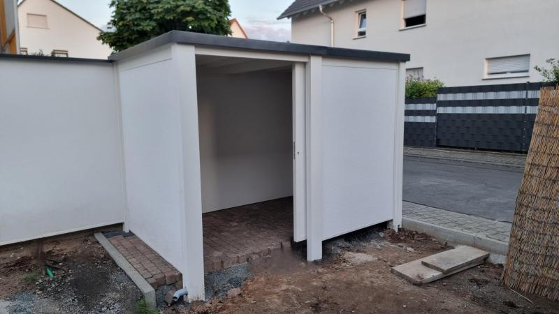 Fahrradhaus-mit-Schiebetre-von-Modulare-Wandsysteme