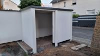 Fahrradhaus-mit-Schiebetüre-von-Modulare-Wandsysteme