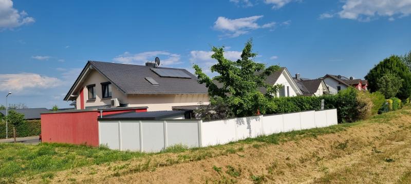 Modulare-Wandsysteme-Fertigwand-Umzäunung-mit-Abdeckung-Variante-II-in-7016-Anthrazitgrau