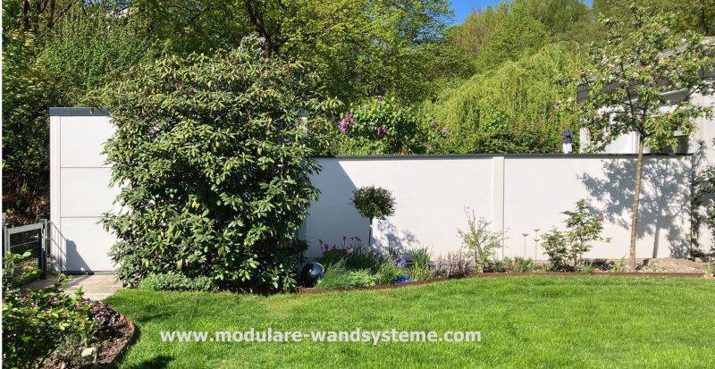 Gartenhaus Modulare Wandsysteme mit Sichtschutzwand um den Garten
